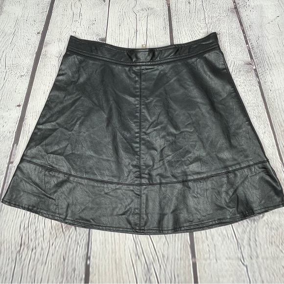 REWASH black faux vegan leather A-line mini skirt, size M - Picture 6 of 10
